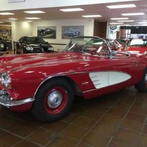 1961 CHEVROLET CORVETTE C1