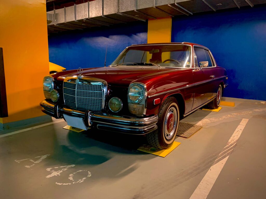 CLASSIC MERCEDES-BENZ 280C