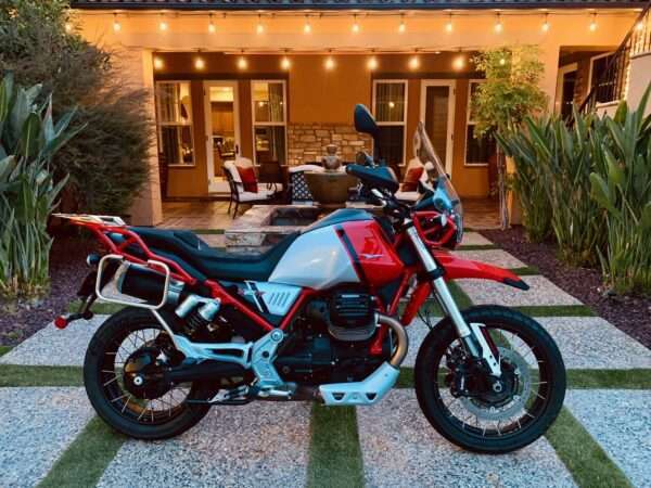 2021 MOTO GUZZI V85 TT ADVENTURE E5