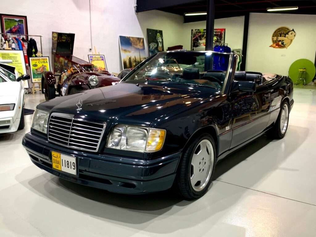 Classic Convertible Mercedes-Benz for Rent in Dubai